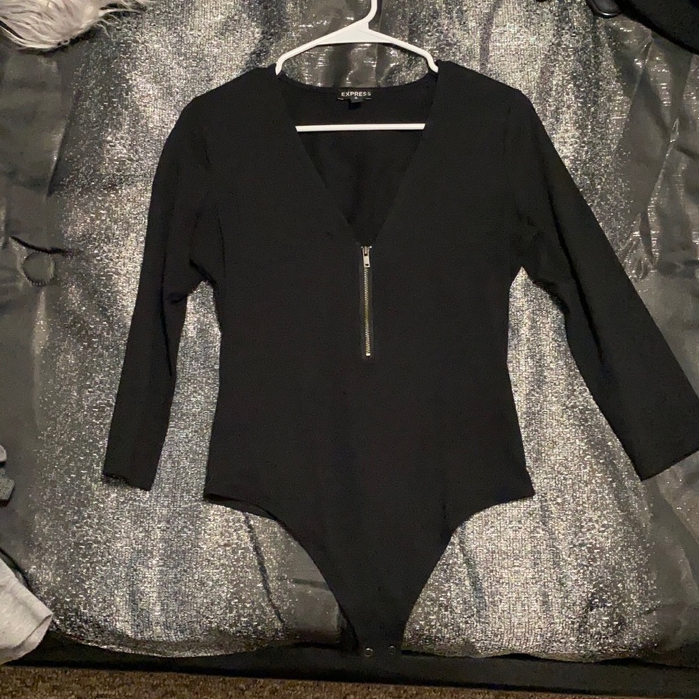 Express bodysuit size M